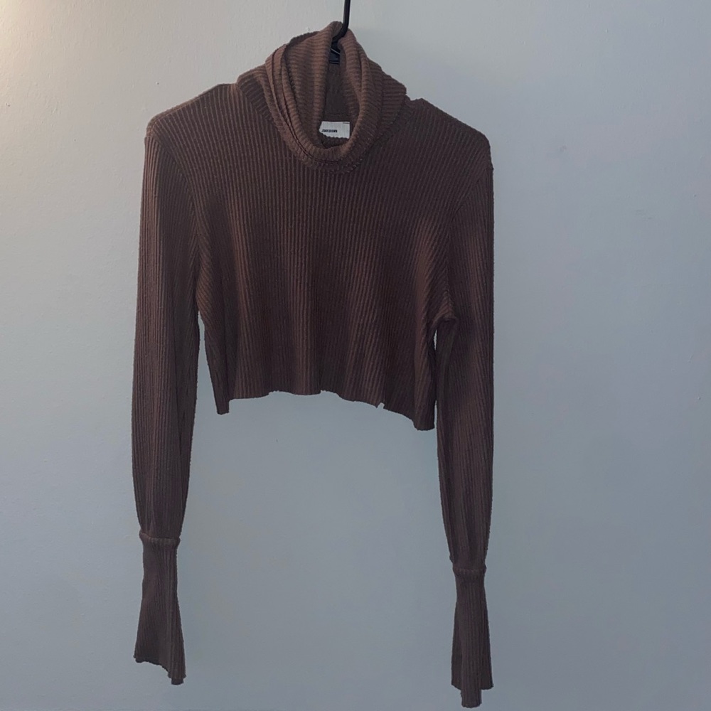 Joah Brown long sleeve, cropped, knit, turtleneck top. ONE SIZE.